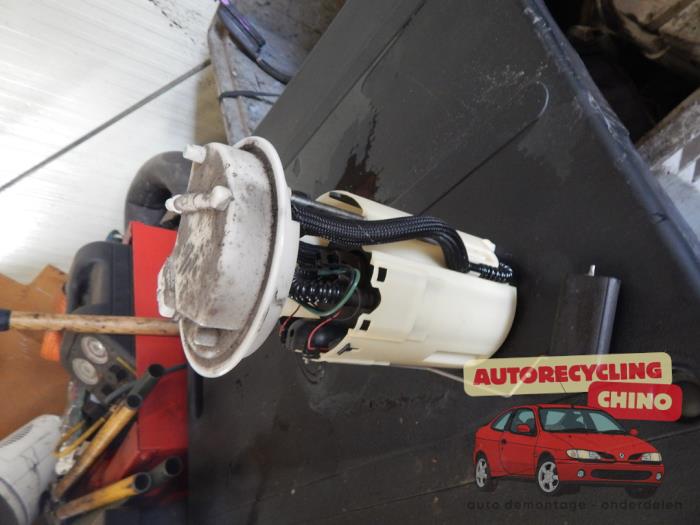 Begagnade Bensinpump Alfa Romeo 147 (937) 1.6 Twin Spark 16V Pris € 40,00 Marginaltabell erbjuds av Autorecycling Chino B.V.