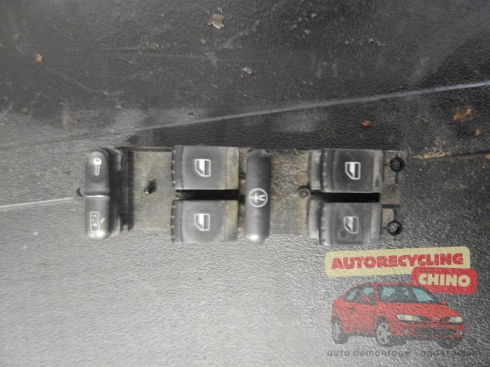 Usados Interruptor combinado de ventanillas Volkswagen Golf IV (1J1) 1.6 16V Precio € 20,00 Norma de margen ofrecido por Autorecycling Chino B.V.