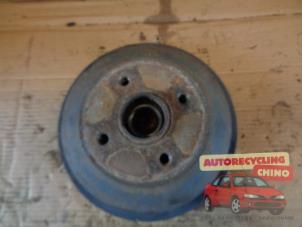 Begagnade Bakre bromstrumma Opel Agila (B) 1.0 12V Pris € 45,00 Marginaltabell erbjuds av Autorecycling Chino B.V.