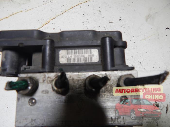 ABS-pump från en Renault Twingo (C06) 1.2 16V 2007