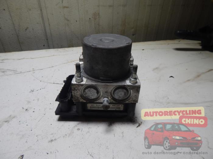ABS-pump från en Renault Twingo (C06) 1.2 16V 2007
