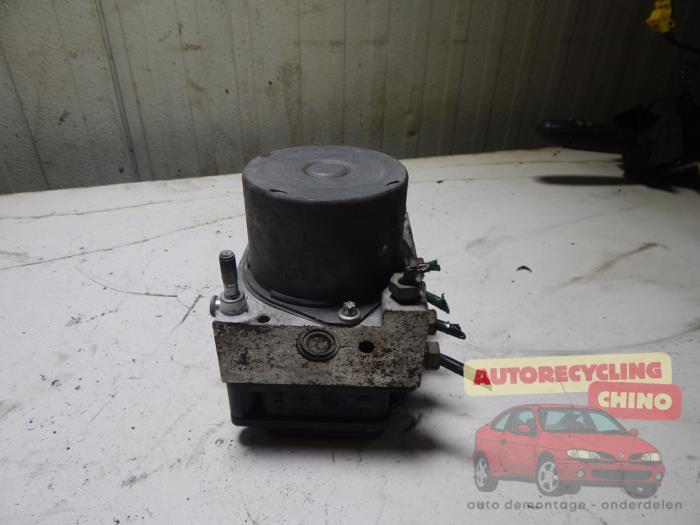 ABS-pump från en Renault Twingo (C06) 1.2 16V 2007