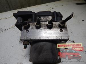 ABS-pump från en Renault Twingo (C06) 1.2 16V 2007