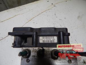 ABS-pump från en Renault Twingo (C06) 1.2 16V 2007