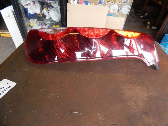 Taillight, right from a Nissan Note (E11) 1.4 16V LPG 2009