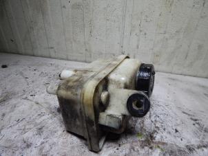 Used Power steering fluid reservoir Fiat Punto Cabriolet (176C) 85 1.2 MPi 16V Price € 20,00 Margin scheme offered by Autorecycling Bart