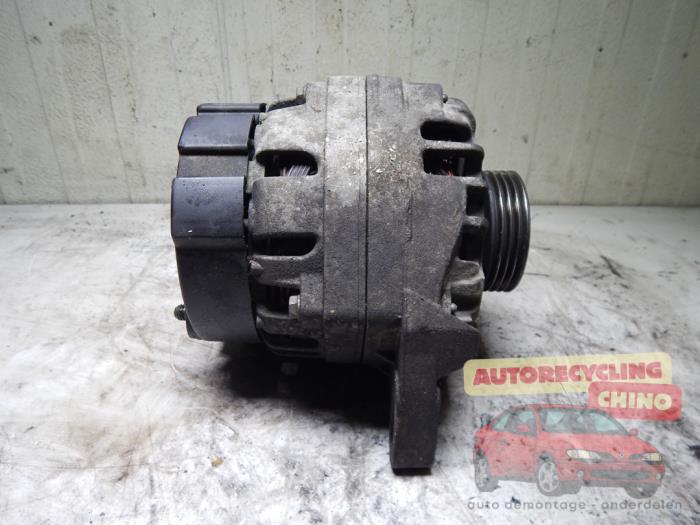 Dynamo from a Renault Twingo (C06) 1.2 1998