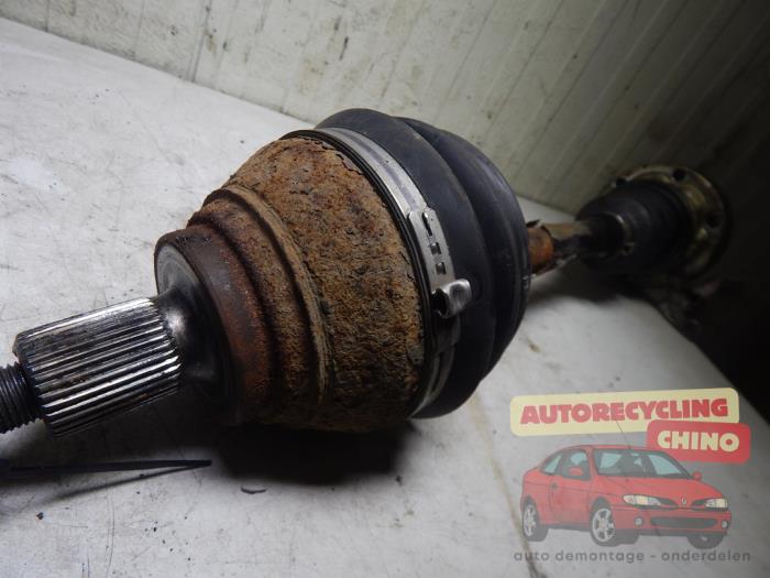 Antriebswelle links vorne Audi Q3 2.0 16V TFSI 170 Quattro - CZDA NYE 