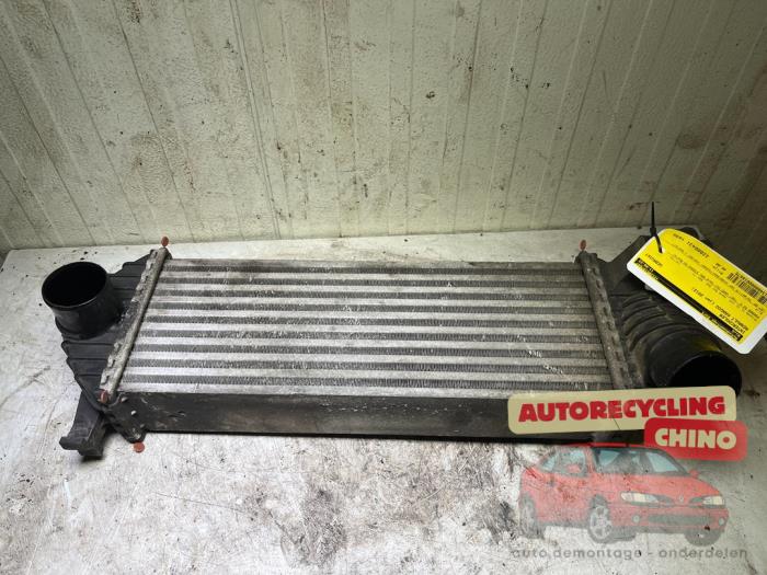 Usados Intercooler Renault Kangoo Express (FW) 1.5 dCi 75 Precio € 40,00 Norma de margen ofrecido por Autorecycling Chino B.V.