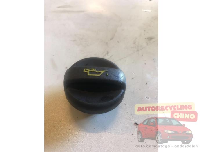 Gebrauchte Ölkappe Citroen Xsara Picasso (CH) 1.8 16V Preis € 15,00 Margenregelung angeboten von Autorecycling Chino B.V.