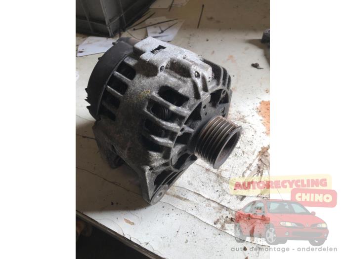 Used Dynamo Renault Laguna II (BG) 1.8 16V Price € 35,00 Margin scheme offered by Autorecycling Chino B.V.