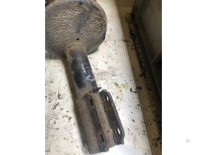 Used Fronts shock absorber, left Renault 5 Super (B/C40) 1.1 Price € 40,00 Margin scheme offered by Autorecycling Bart