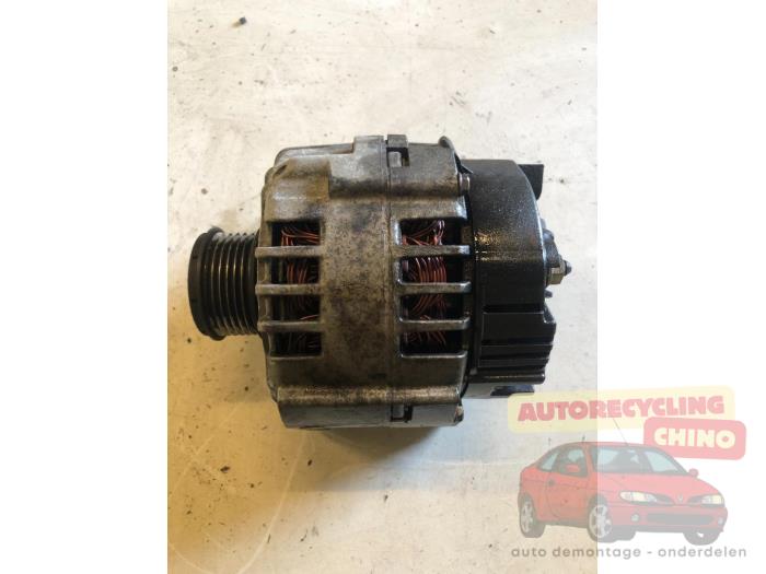 Begagnade Dynamo Renault Laguna II (BG) 1.8 16V Pris € 50,00 Marginaltabell erbjuds av Autorecycling Chino B.V.