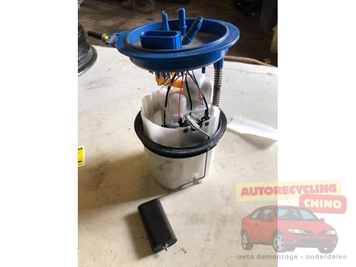 Begagnade Bensinpump Skoda Fabia IV (PJ3) Pris € 75,00 Marginaltabell erbjuds av Autorecycling Chino B.V.