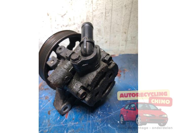 Usagé Pompe de direction Honda CR-V (RD5/6/7/8) 2.0i 16V VTEC Prix € 50,00 Règlement à la marge proposé par Autorecycling Chino B.V.