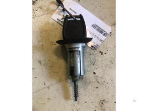 Used Ignition lock + key Opel Zafira (F75) 1.8 16V Price € 35,00 Margin scheme offered by Autorecycling Bart