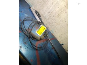Used Rear gas strut, left Opel Tigra Twin Top 1.8 16V Price € 40,00 Margin scheme offered by Autorecycling Bart