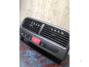 Used Dashboard vent Fiat Grande Punto (199) 1.4 16V Price € 30,00 Margin scheme offered by Autorecycling Bart