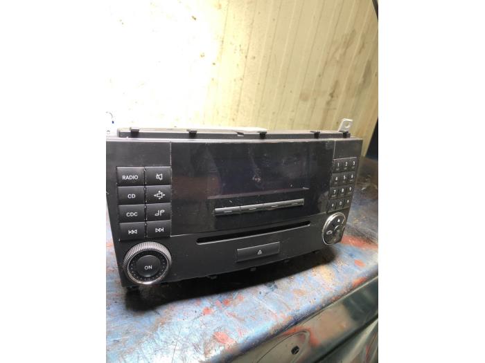 Radio/Lecteur CD d'un Mercedes-Benz C Combi (S203) 1.8 C-180K 16V 2004