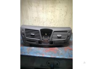 Used Dashboard vent Renault Laguna Coupé (DT) 2.0 dCi 16V 150 Price € 40,00 Margin scheme offered by Autorecycling Bart
