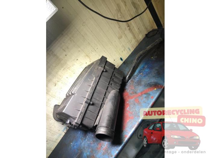Begagnade Luftfilterhus Audi A3 Cabriolet (8P7) 1.9 TDI Pris € 40,00 Marginaltabell erbjuds av Autorecycling Chino B.V.