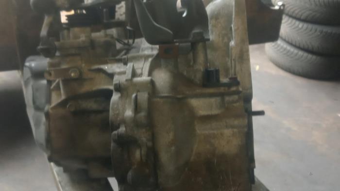 Getriebe van een Suzuki Liana (ERC/ERD/RH4) 1.6 MPi 16V 2005