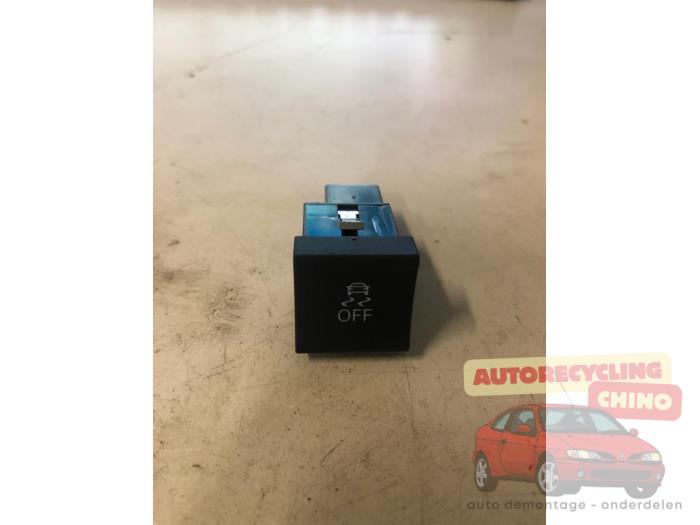 Używane Przelacznik ESP Audi Q3 (8UB/8UG) 2.0 TDI 16V 120 Cena € 10,00 Procedura marży oferowane przez Autorecycling Chino B.V.