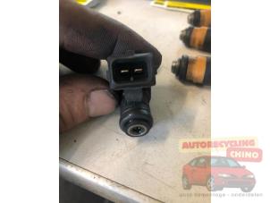 Gebrauchte Injektor (Benzineinspritzung) Renault Megane (BA) 1.6 16V Preis € 20,00 Margenregelung angeboten von Autorecycling Chino B.V.