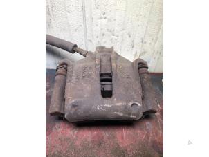 Used Front brake calliper, right Peugeot 307 (3A/C/D) 1.6 16V Price € 25,00 Margin scheme offered by Autorecycling Bart