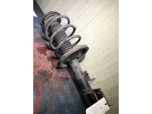 Used Fronts shock absorber, left Peugeot 307 (3A/C/D) 1.6 16V Price € 35,00 Margin scheme offered by Autorecycling Bart