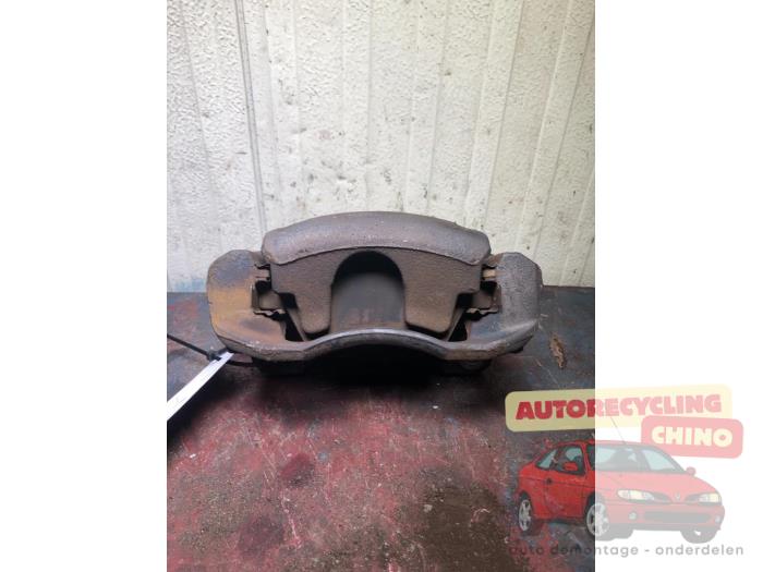 Gebrauchte Bremszange rechts vorne Renault Megane II (BM/CM) 1.6 16V Preis € 25,00 Margenregelung angeboten von Autorecycling Chino B.V.