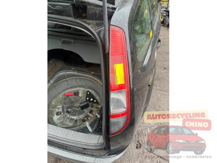 Rücklicht rechts van een Ford Focus 2 Wagon 1.8 16V 2006
