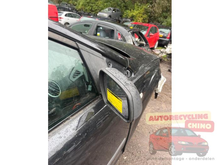 Außenspiegel rechts van een Ford Focus 2 Wagon 1.8 16V 2006