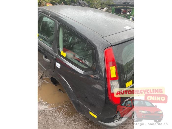Zusätzliches Fenster 4-türig links hinten van een Ford Focus 2 Wagon 1.8 16V 2006