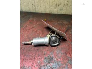 Used Ignition lock + key Opel Corsa C (F08/68) 1.0 12V Price € 35,00 Margin scheme offered by Autorecycling Bart
