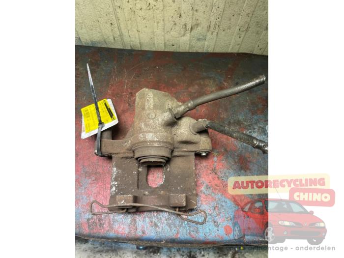 Bremszange links hinten van een Ford Focus 2 Wagon 1.8 16V 2006