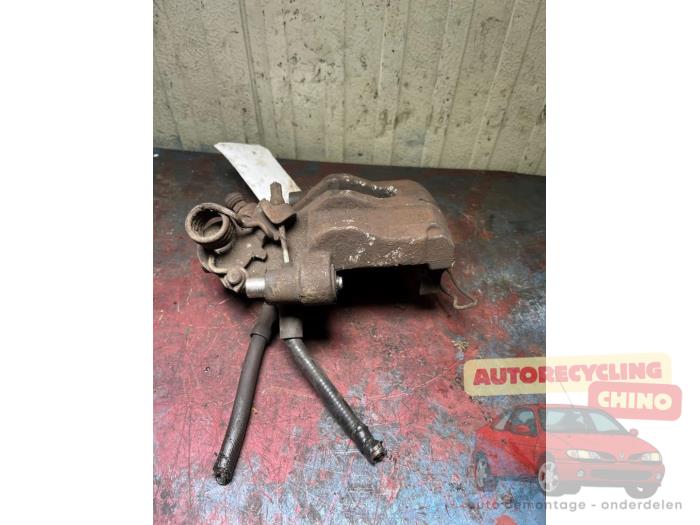 Bremszange links hinten van een Ford Focus 2 Wagon 1.8 16V 2006