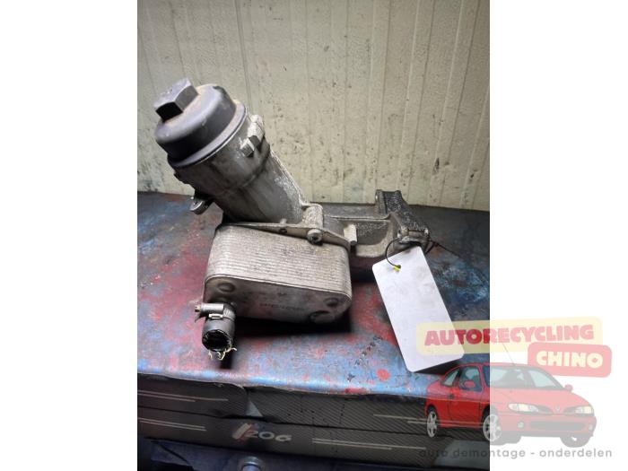 Begagnade Ölfiltergehäuse BMW 3 serie (E90) 320d 16V Pris € 40,00 Marginaltabell erbjuds av Autorecycling Chino B.V.
