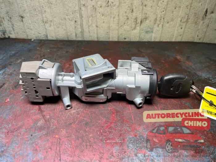 Zündschloss+Schlüssel van een Ford Focus 2 Wagon 1.8 16V 2006