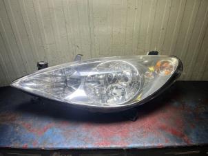 Used Headlight, left Peugeot 307 (3A/C/D) 1.6 16V Price € 40,00 Margin scheme offered by Autorecycling Bart