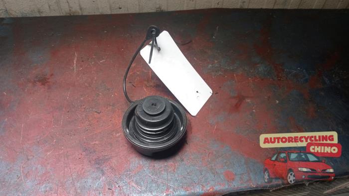 Tanklock från en Opel Astra H GTC (L08) 1.3 CDTI 16V Ecotec 2005