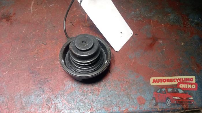 Tanklock från en Opel Astra H GTC (L08) 1.3 CDTI 16V Ecotec 2005