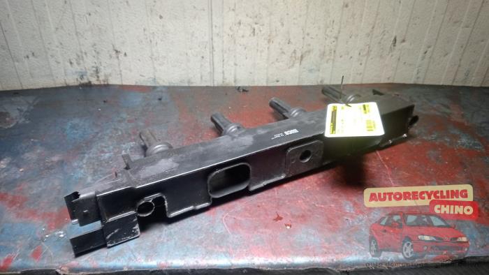 Usagé Bobine Peugeot 407 (6D) 2.2 16V Prix € 35,00 Règlement à la marge proposé par Autorecycling Chino B.V.