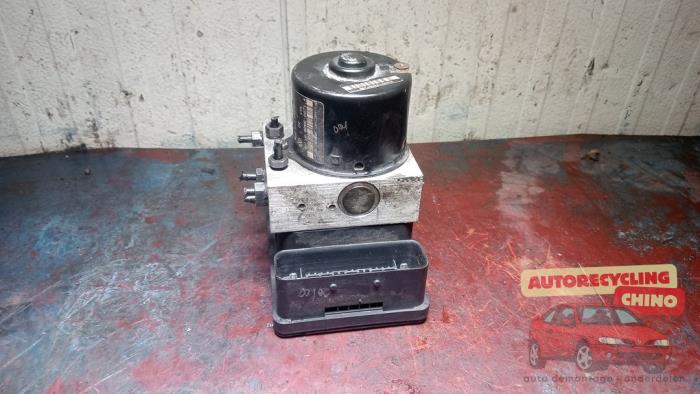 Begagnade ABS-pump Volkswagen Polo IV (9N1/2/3) 1.2 12V Pris € 50,00 Marginaltabell erbjuds av Autorecycling Chino B.V.