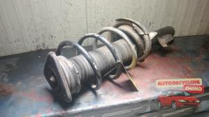 Used Fronts shock absorber, left Volvo V50 (MW) 2.0 D 16V Price € 40,00 Margin scheme offered by Autorecycling Bart