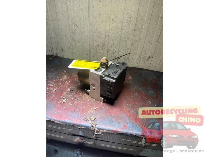 Begagnade ABS-pump Suzuki Alto (RF410) 1.1 16V Pris € 60,50 Inklusive moms erbjuds av Autorecycling Chino B.V.