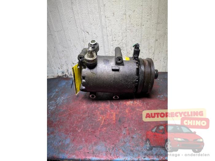 Usagé Pompe clim Ford Focus 2 Wagon 1.8 16V Prix € 50,00 Règlement à la marge proposé par Autorecycling Chino B.V.
