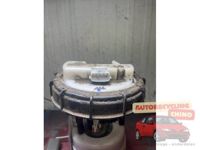Używane Pompa benzynowa Renault Modus/Grand Modus (JP) 1.2 16V TCE 100 Cena € 35,00 Procedura marży oferowane przez Autorecycling Chino B.V.