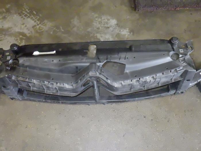 Front panel from a Citroën C4 Berline (NC) 1.4 16V VTi 2011