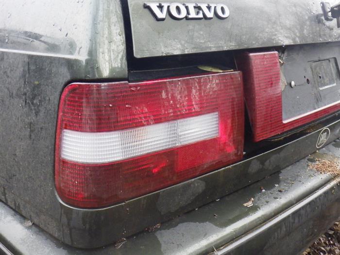 Feu arrière gauche d'un Volvo 460 1.8i DL/GL 1995